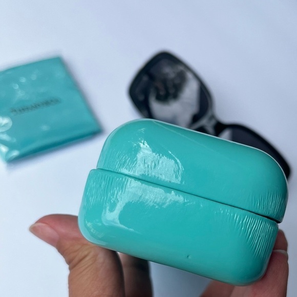 Tiffany & Co. Classic Sunglasses TF 4043-B - Picture 10 of 11